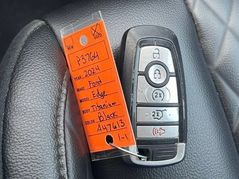 Used 2024 Ford Edge Titanium AWD/4WD image 12