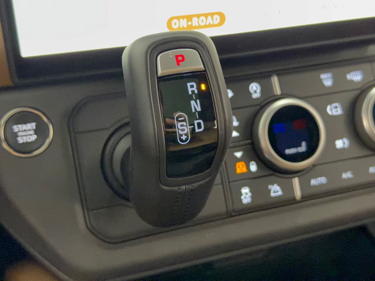 Certified 2026 Land Rover Defender 110 S AWD/4WD image 21