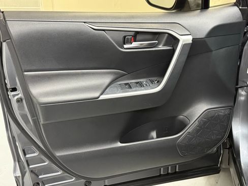 Used 2019 Toyota RAV4 XLE w/ Convenience Package image 25