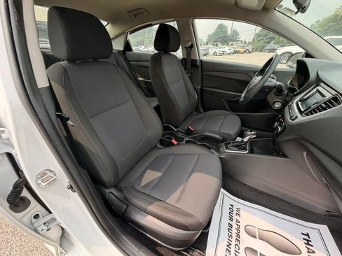 Used 2021 Hyundai Accent SE FWD image 24