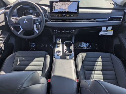 New 2026 Mitsubishi Outlander SE FWD image 14