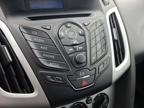 Used 2013 Ford Focus SE FWD image 17