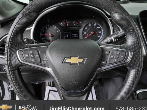Used 2025 Chevrolet Malibu LT FWD image 8