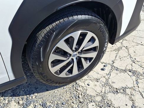 Certified 2025 Subaru Outback Premium w/ Popular Package #1A AWD/4WD image 12
