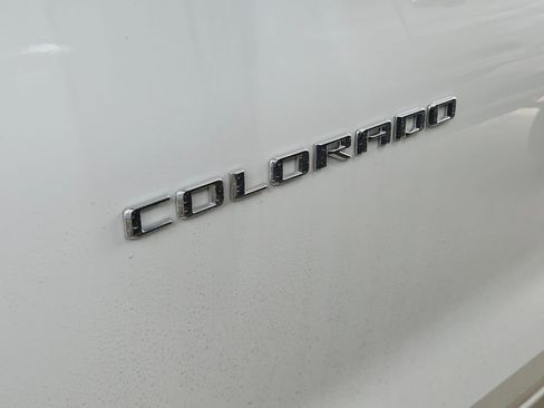 Used 2025 Chevrolet Colorado Z71 w/ Technology Package image 7