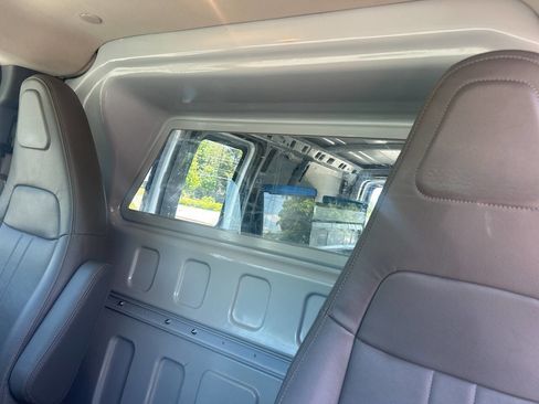 Used 2017 Chevrolet Express 2500 RWD image 15