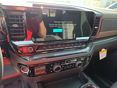 New 2026 Chevrolet Silverado 1500 ZR2 image 18