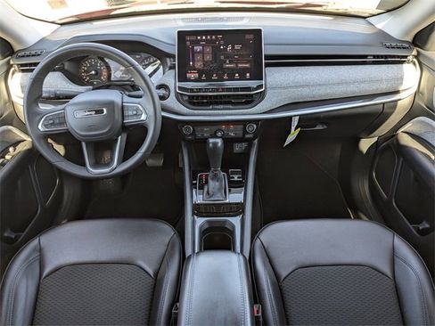 Used 2022 Jeep Compass Latitude image 19