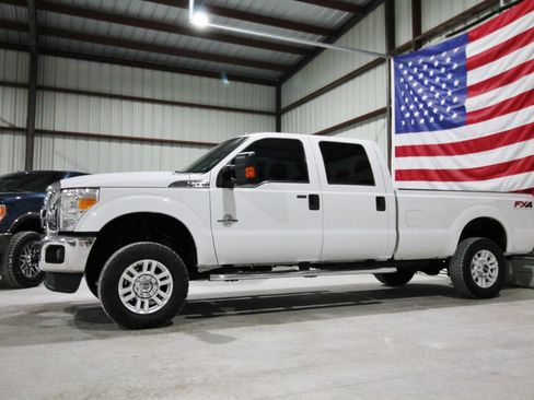 Used 2015 Ford F350 XLT w/ XLT Value Package image 4