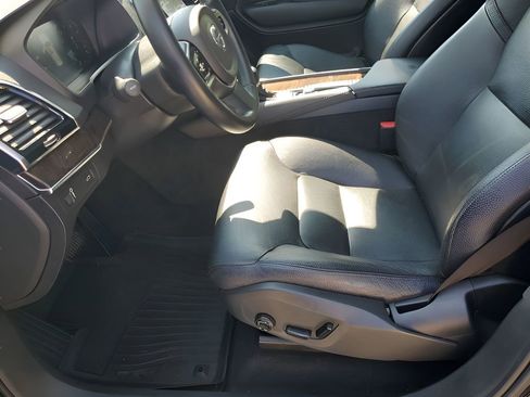 Used 2017 Volvo XC90 T5 Momentum w/ Vision Package image 28