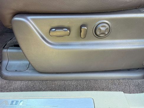 Used 2012 Cadillac Escalade ESV Platinum image 35