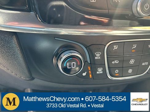 Used 2023 Chevrolet Traverse LT image 25