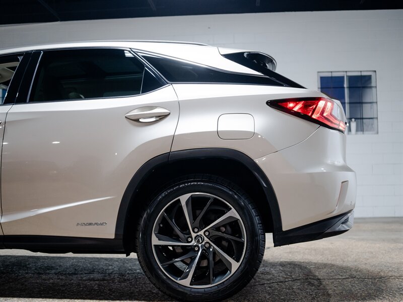 Used 2018 Lexus RX 450h AWD w/ Luxury Package image 13