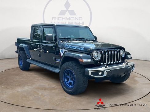 Used 2022 Jeep Gladiator Overland w/ Safety Group AWD/4WD image 1