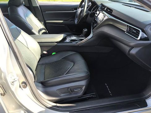 Used 2018 Toyota Camry XSE FWD image 35