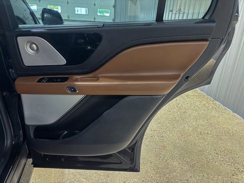 Used 2022 Lincoln Aviator Reserve w/ Equipment Group 201A image 32