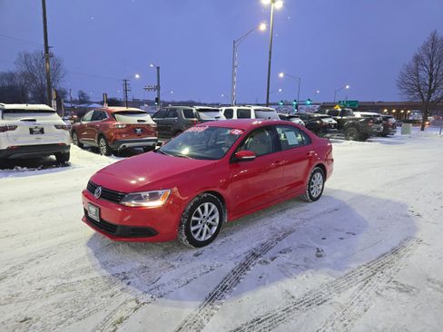 Used 2012 Volkswagen Jetta SE image 3