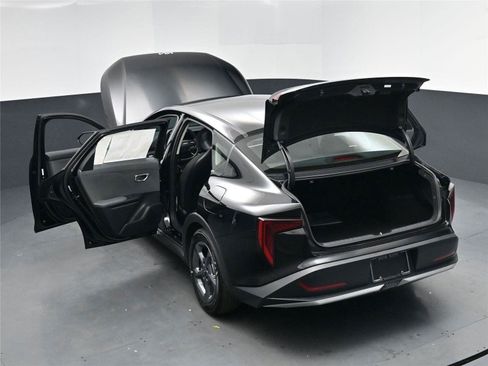 New 2025 Kia K4 LXS image 15