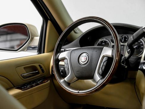 Used 2014 Cadillac Escalade Premium image 12