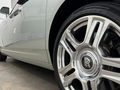 Used 2015 Rolls-Royce Ghost RWD image 17