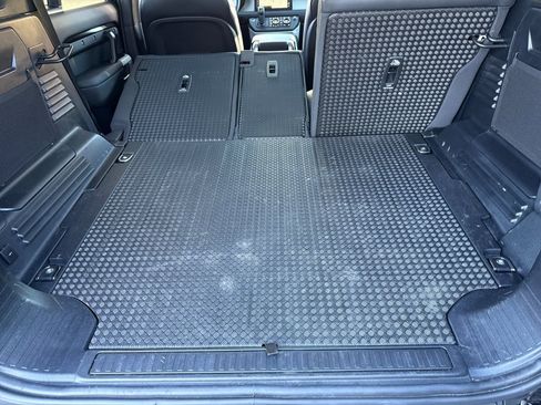 Used 2024 Land Rover Defender 110 S image 16