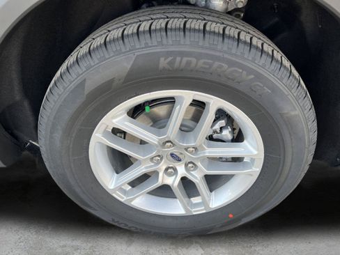 Used 2026 Ford Explorer Active AWD/4WD image 30