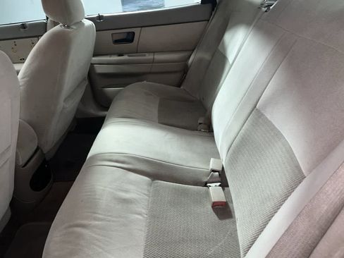 Used 2005 Ford Taurus SE image 24