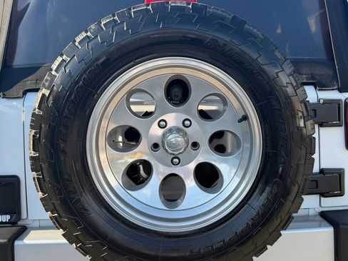 Used 2013 Jeep Wrangler Unlimited Sahara w/ Connectivity Group AWD/4WD image 20