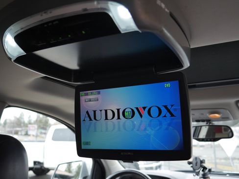 Used 2013 GMC Acadia SLT image 29