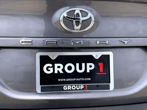 Used 2019 Toyota Camry SE image 10