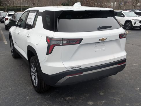 New 2026 Chevrolet Equinox LT w/ Safety and Technology Package FWD image 6