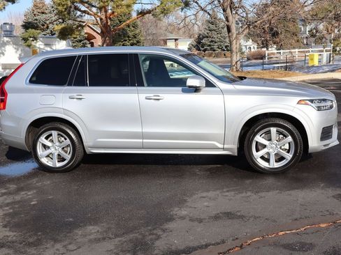 Used 2020 Volvo XC90 T6 Momentum image 3