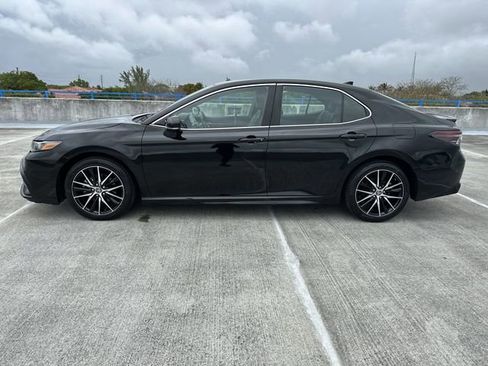 Used 2023 Toyota Camry SE image 32