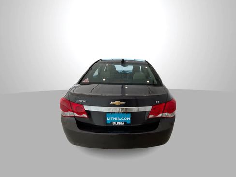 Used 2016 Chevrolet Cruze LT w/ Technology Package FWD image 7