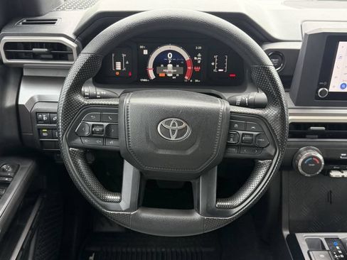 Used 2025 Toyota Tacoma TRD Sport AWD/4WD image 13