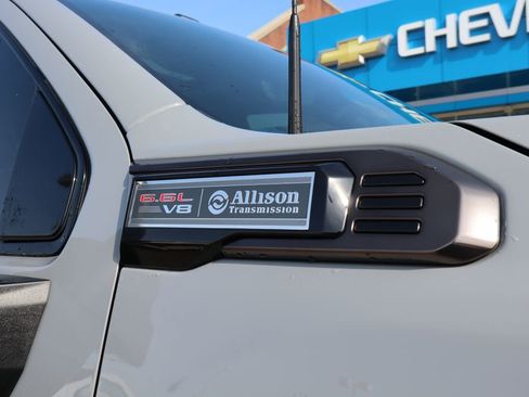 Used 2024 GMC Sierra 2500 AT4X image 4