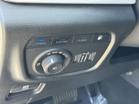 Used 2023 Jeep Grand Cherokee 4WD 4xe w/ Luxury Tech Group II image 31