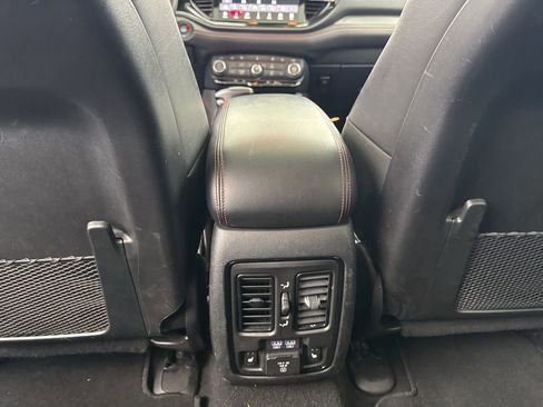 Used 2025 Dodge Durango R/T AWD/4WD image 32