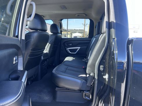 Used 2018 Nissan Titan PRO-4X w/ Pro-4x Convenience Package image 10