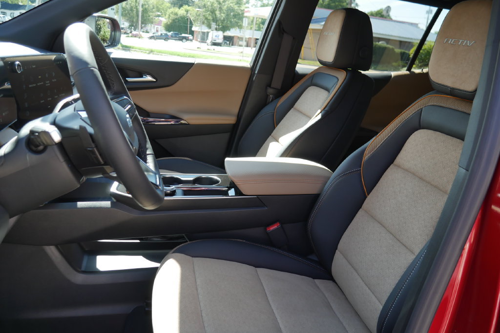 New 2027 Chevrolet Equinox ACTIV w/ Convenience Package III AWD/4WD image 24