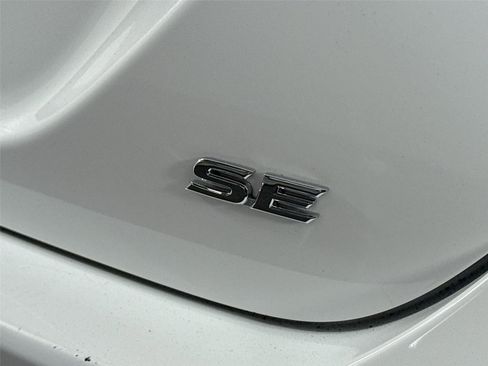 Used 2020 Toyota Camry SE image 13