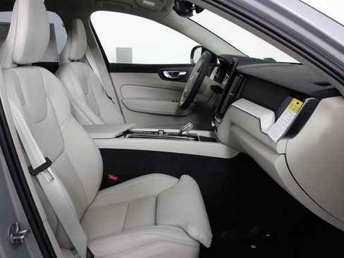 New 2026 Volvo XC60 T8 Ultra w/ Protection Package Premier image 10