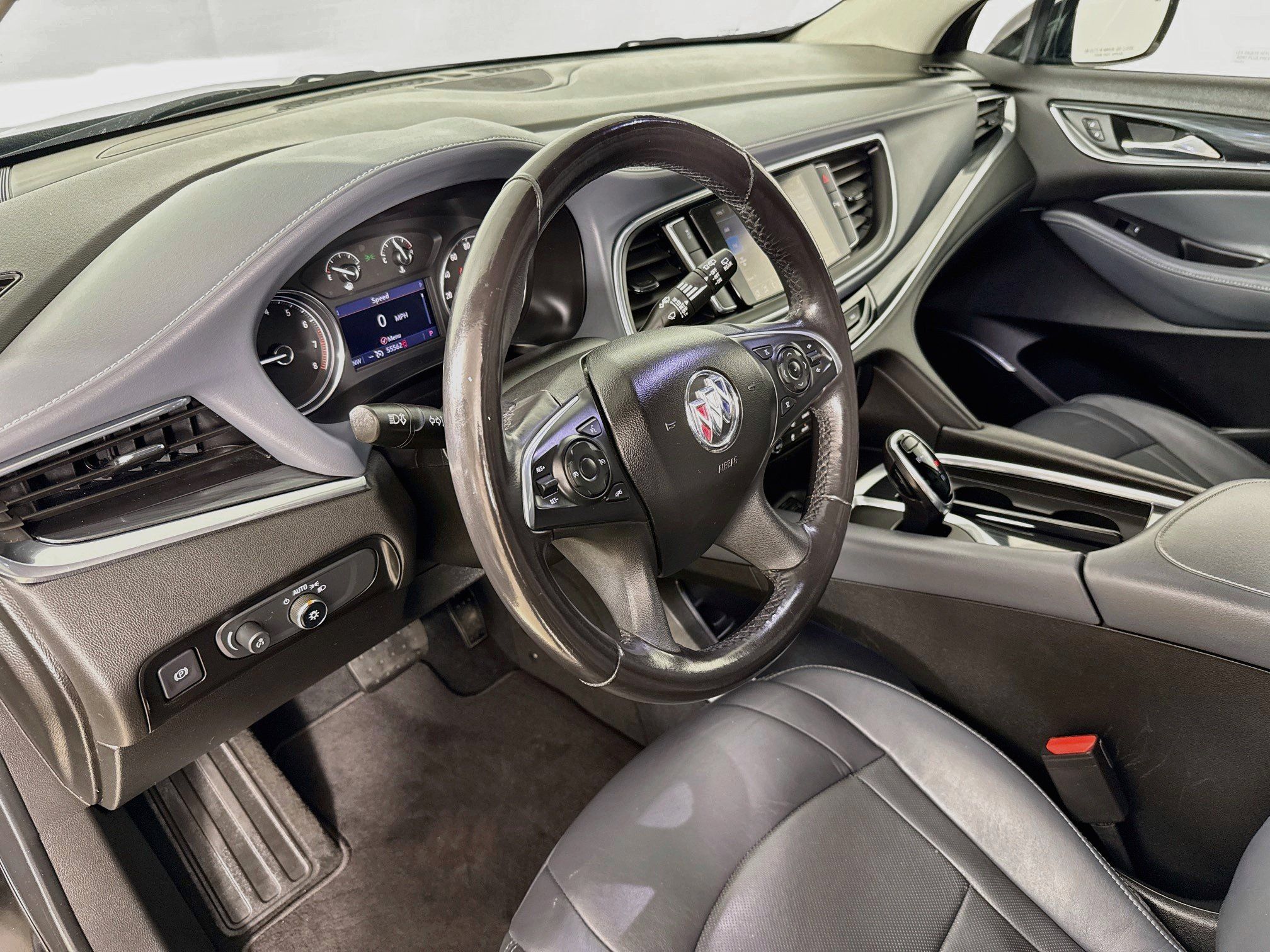 Used 2020 Buick Enclave Essence w/ Sun And Navigation Package FWD image 10