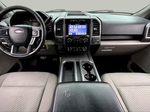 Used 2019 Ford F150 XLT w/ Equipment Group 302A Luxury AWD/4WD image 15