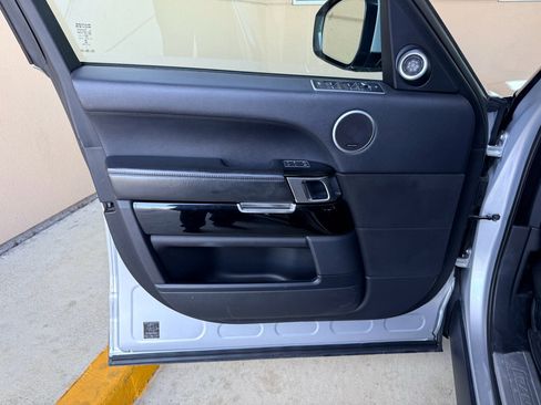 Used 2016 Land Rover Range Rover Supercharged AWD/4WD image 9