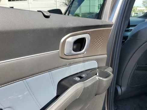 Certified 2025 Kia Sorento SX Prestige image 10
