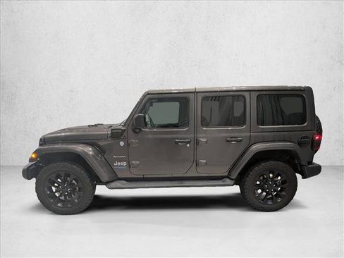 Used 2022 Jeep Wrangler Unlimited Sahara w/ Cold Weather Group image 9