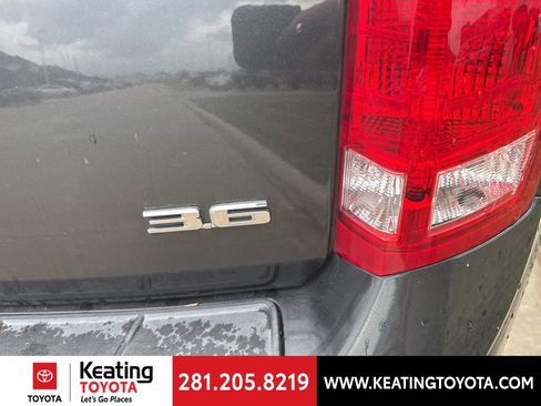 Used 2014 Cadillac SRX Luxury w/ Driver Awareness Package image 9