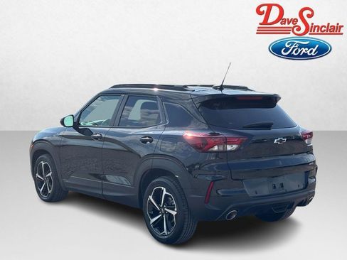 Used 2022 Chevrolet TrailBlazer RS w/ Sun and Liftgate Package FWD image 9