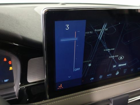 New 2026 Lincoln Corsair Premiere image 8